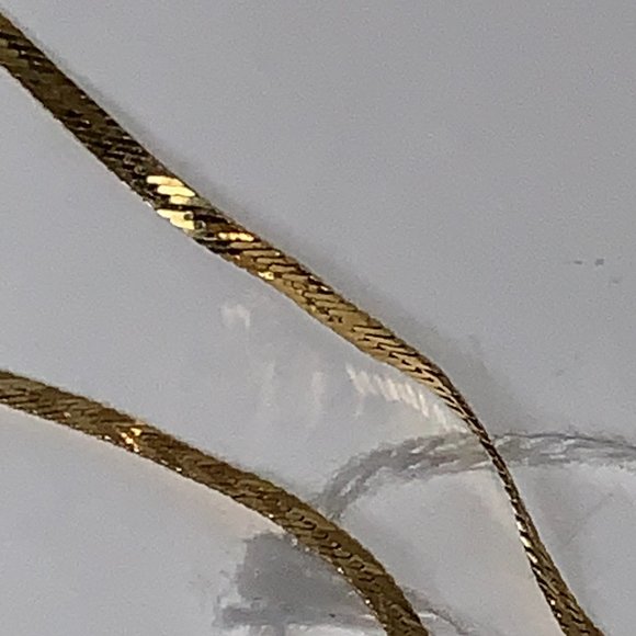 7" long 14 Kt Gold V Design Herringbone Bracelet - Picture 11 of 13